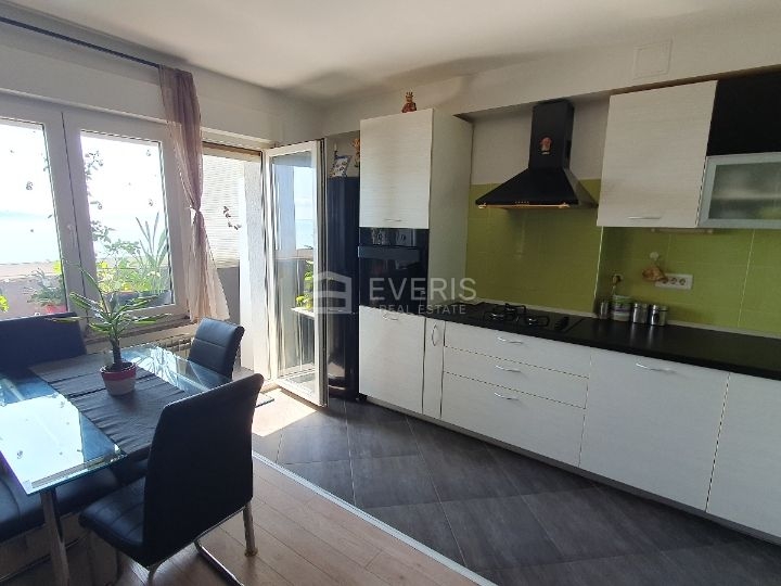 Rijeka, Turnić, stan 53 m2, 1S+DB