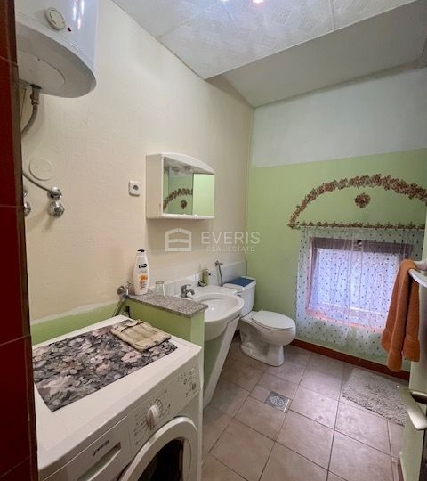 Opatija okolica, Ika, stan 79 m2, 900 m od mora