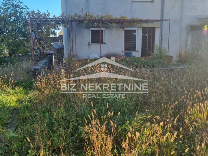 Rubeši - kuća u nizu