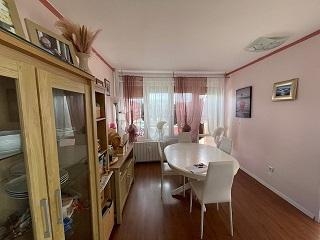 Kozala, četverosobni stan s tri balkona i pogledom na more