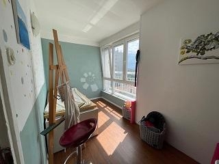 Kozala, četverosobni stan s tri balkona i pogledom na more