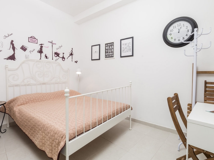 Garsonijeru iznajmljujem