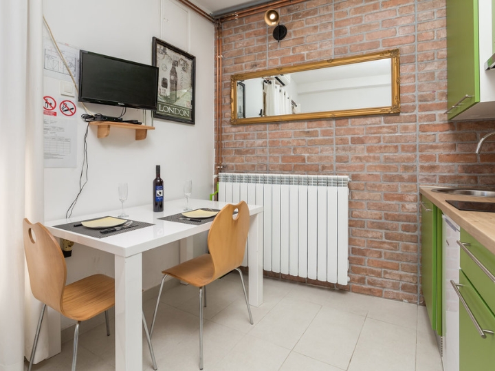 Garsonijeru iznajmljujem