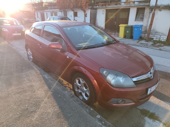 Opel Astra 1.6 GTC