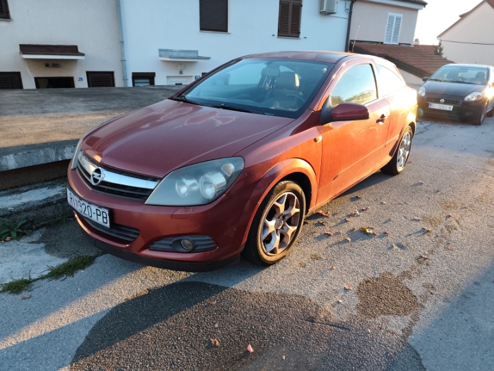 Opel Astra 1.6 GTC