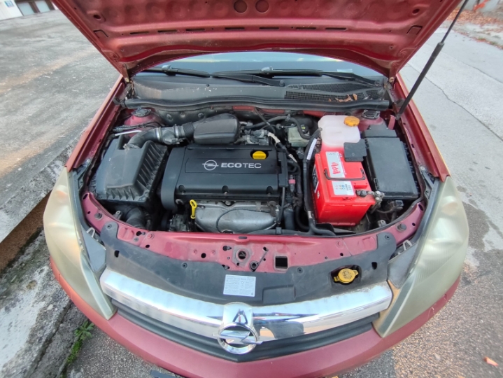 Opel Astra 1.6 GTC