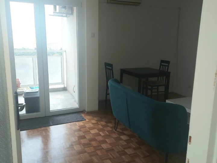 Iznajmljujem jednosoban stan