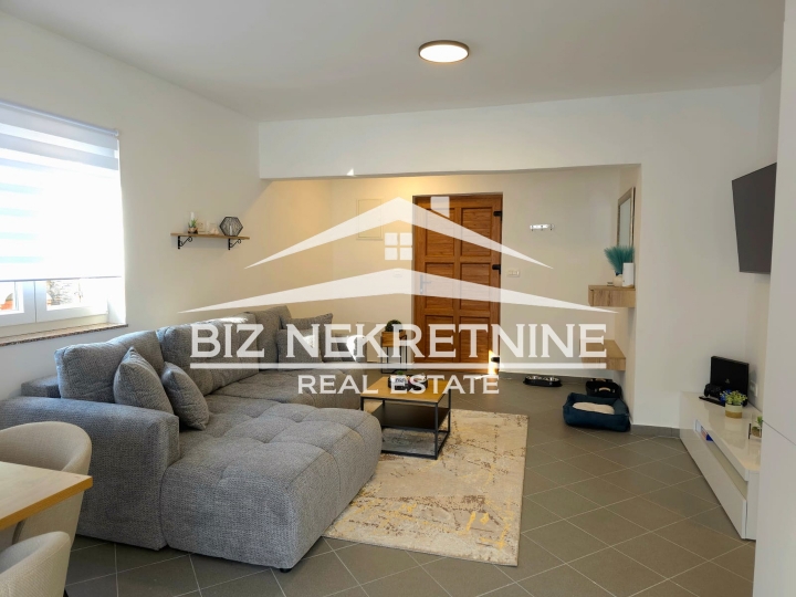 Brseč-Golovik, uhodana kuća za najam 132m2