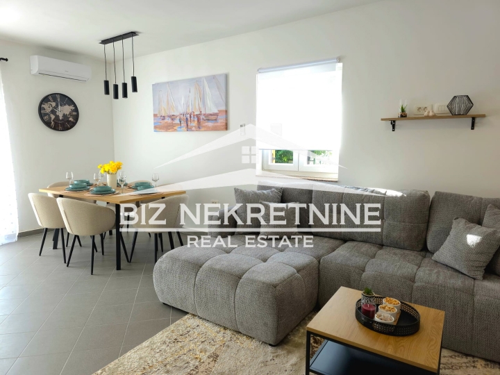 Brseč-Golovik, uhodana kuća za najam 132m2