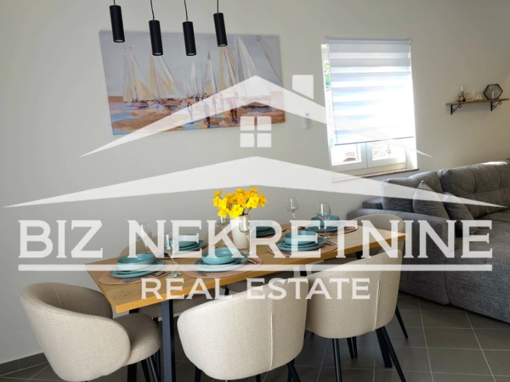 Brseč-Golovik, uhodana kuća za najam 132m2