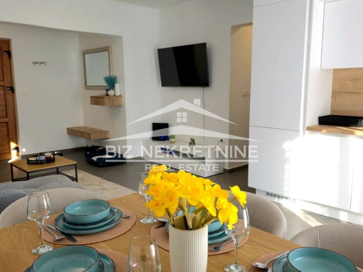 Brseč-Golovik, uhodana kuća za najam 132m2