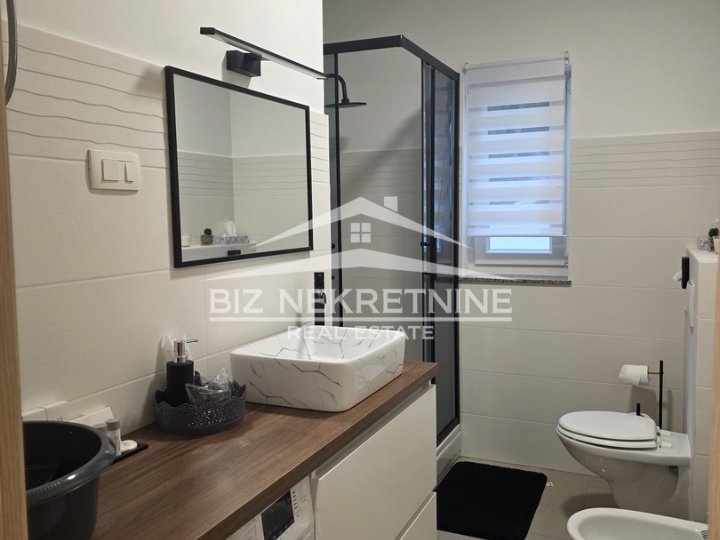 Brseč-Golovik, uhodana kuća za najam 132m2