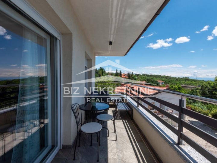 Matulji - 3S+DB, 2 parkirna mjesta + dvorište