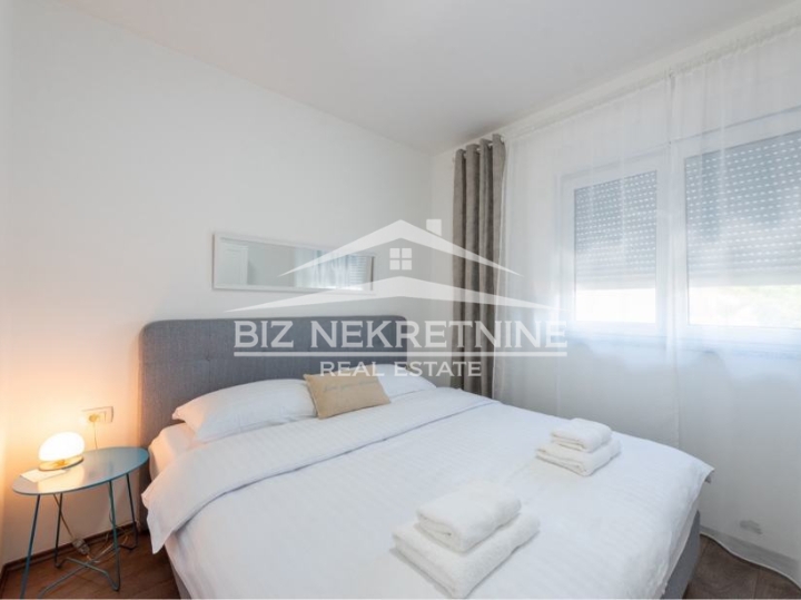 Matulji - 3S+DB, 2 parkirna mjesta + dvorište