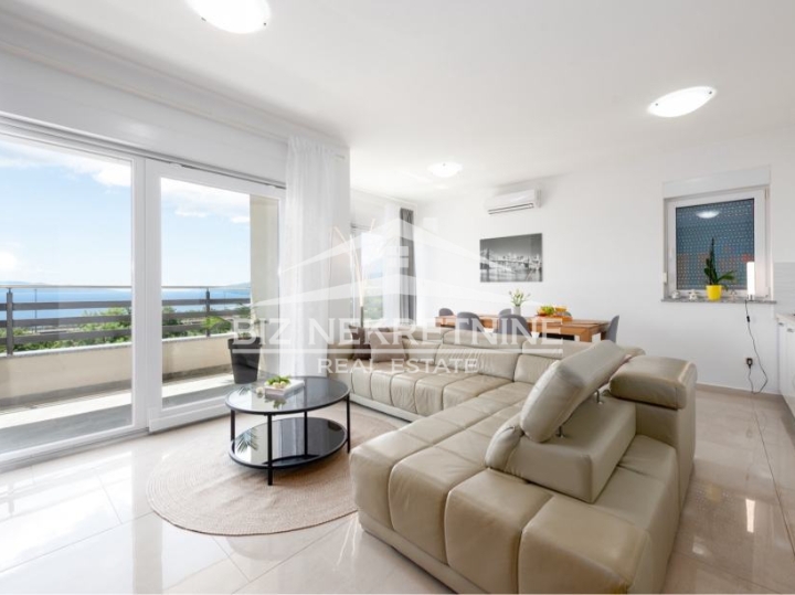 Matulji - 3S+DB, 2 parkirna mjesta + dvorište