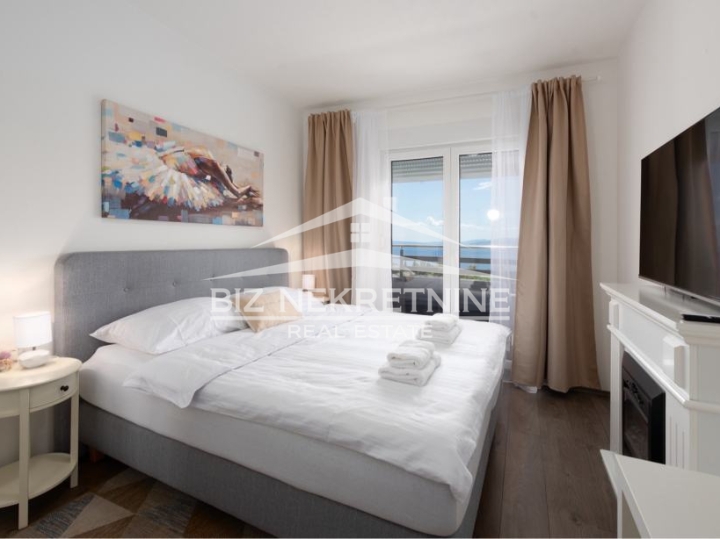 Matulji - 3S+DB, 2 parkirna mjesta + dvorište