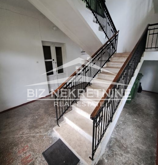 Bakar - Prilika - 5S stan za kompletnu adaptaciju