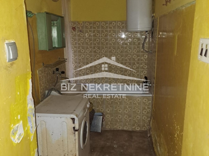 Bakar - Prilika - 5S stan za kompletnu adaptaciju