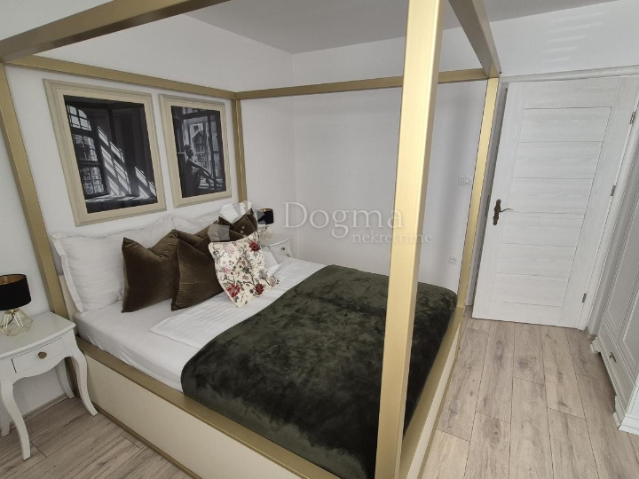 2 stana Vrsar za život i investiciju