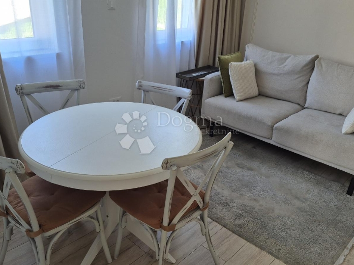 2 stana Vrsar za život i investiciju