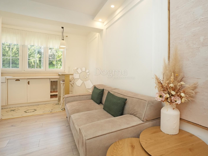 2 stana Vrsar za život i investiciju