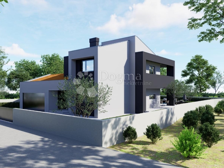 Građ. zemljište s Građ. dozvolom za obiteljsku kuću i bazen