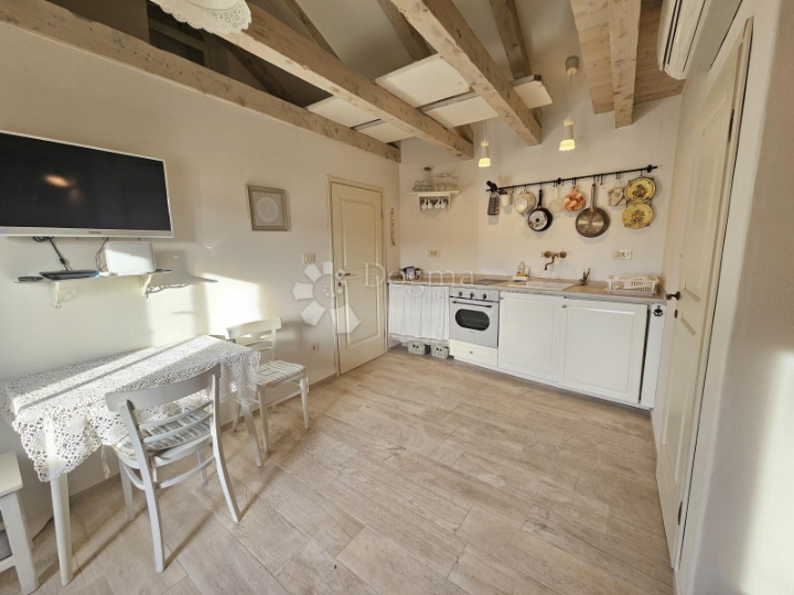 Vrbnik-centar kuća u nizu!