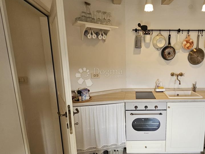 Vrbnik-centar kuća u nizu!