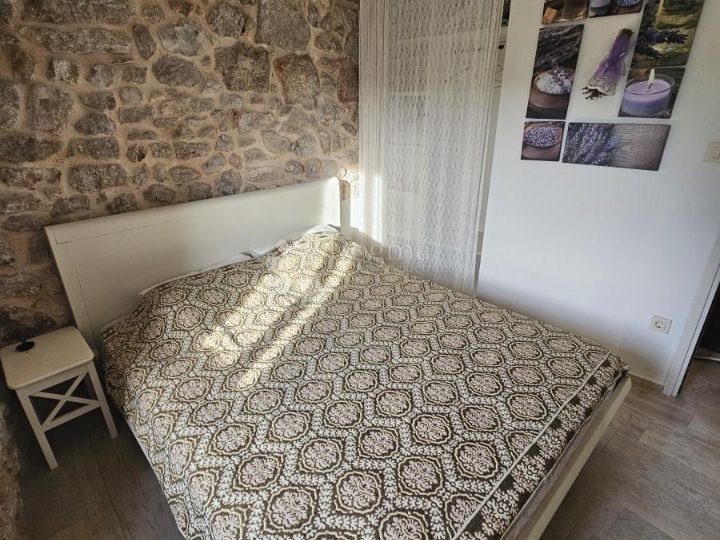 Vrbnik-centar kuća u nizu!