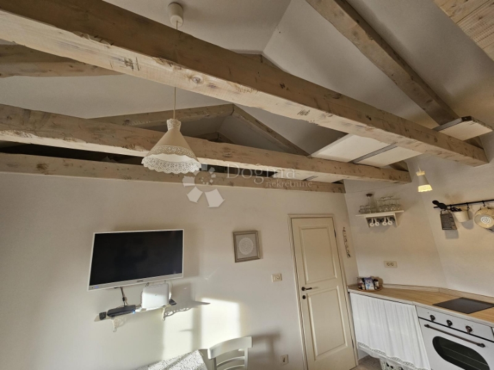 Vrbnik-centar kuća u nizu!