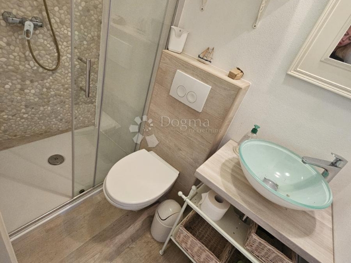 Vrbnik-centar kuća u nizu!