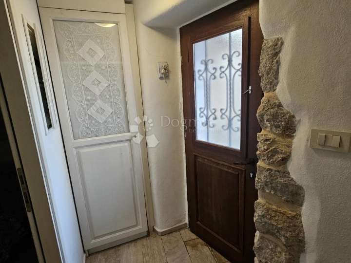 Vrbnik-centar kuća u nizu!