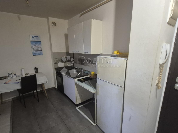 Jednosobni stan 36,73 m2 s uporabnom