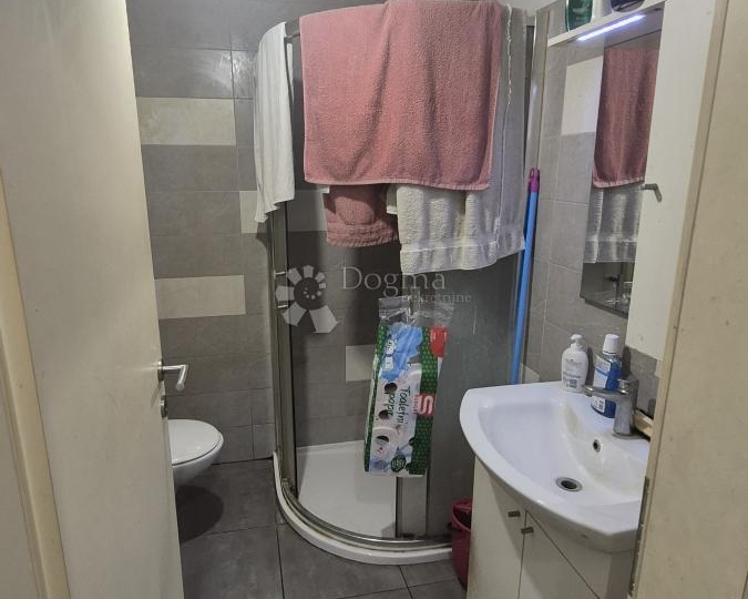 Jednosobni stan 36,73 m2 s uporabnom