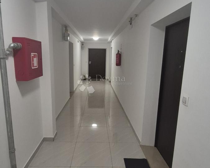 Jednosobni stan 36,73 m2 s uporabnom