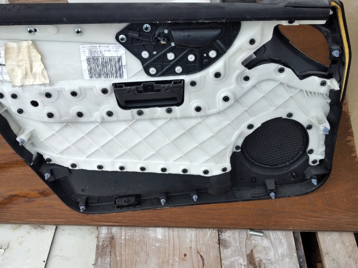 Mercedes - dijelovi vrata