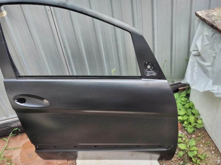 Mercedes B klasa, vrata