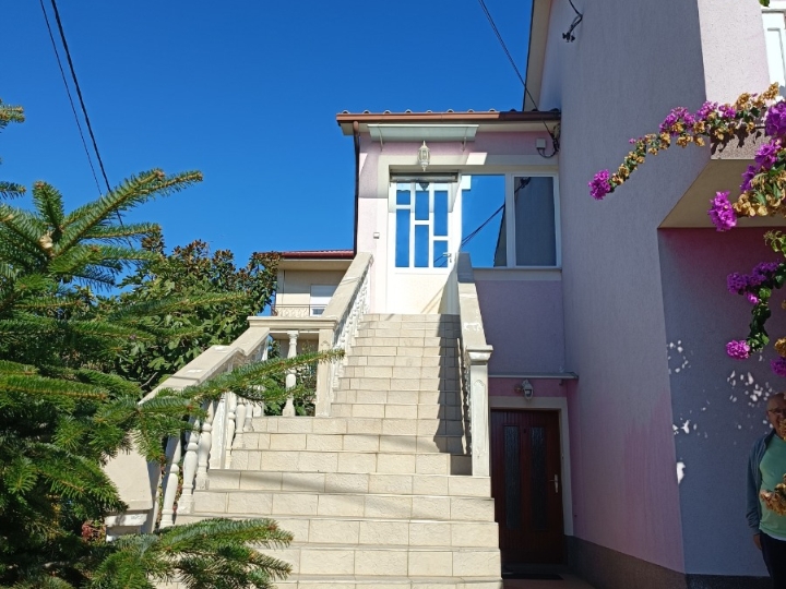 Iznajmljujem stan, Pehlin