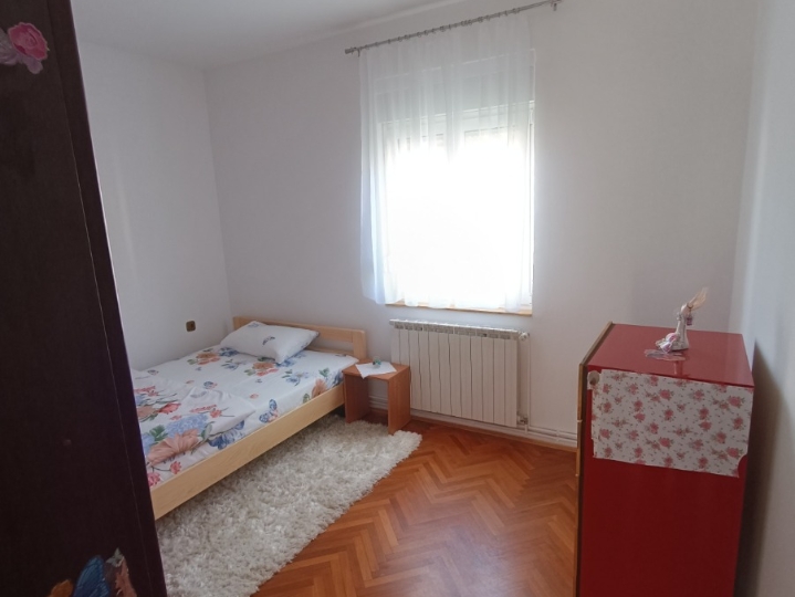 Iznajmljujem stan, Pehlin