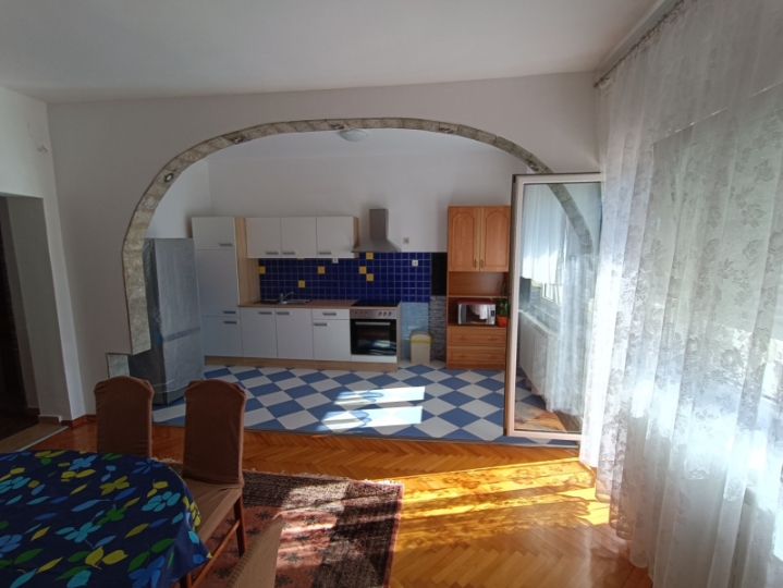 Iznajmljujem stan, Pehlin