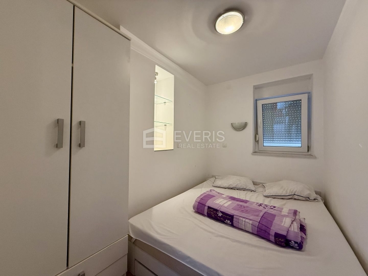 Rijeka, Bulevard, stan 33 m2 s okućnicom