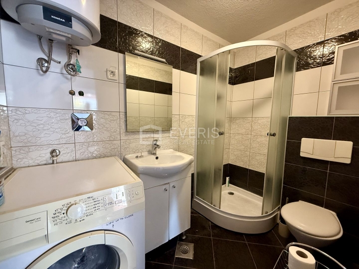 Rijeka, Bulevard, stan 33 m2 s okućnicom