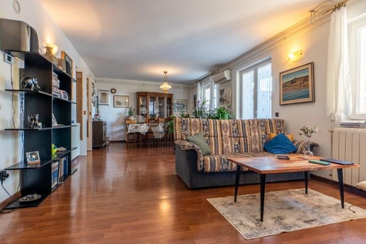 Kostrena, 126m2, P+1, izvrsna kuća i pozicija pogled na more