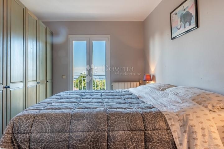 Kostrena, 126m2, P+1, izvrsna kuća i pozicija pogled na more