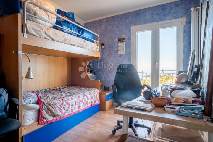 Kostrena, 126m2, P+1, izvrsna kuća i pozicija pogled na more