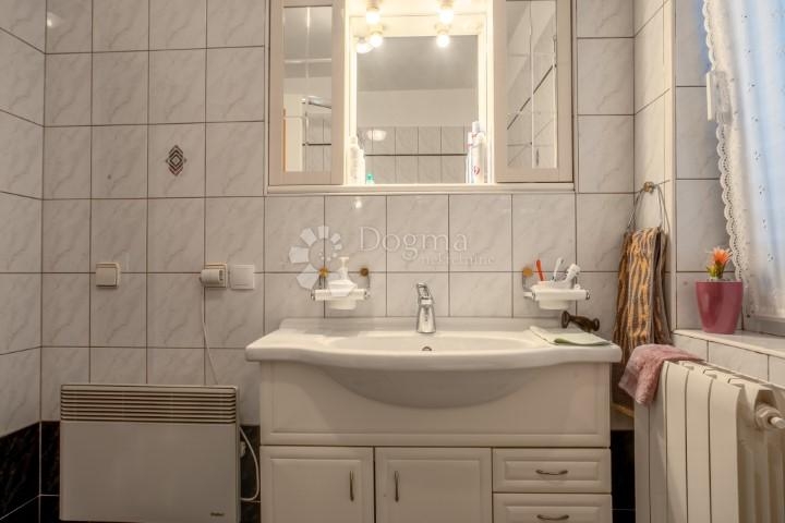 Kostrena, 126m2, P+1, izvrsna kuća i pozicija pogled na more