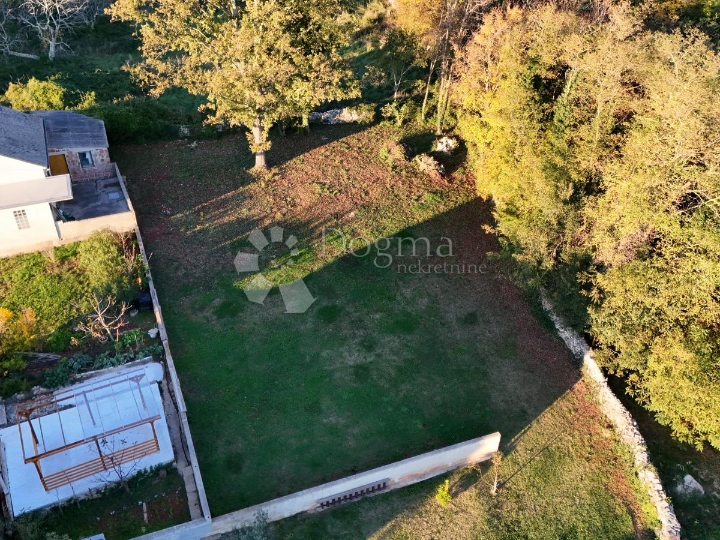 Samo kod nas! Građevinska parcela na mirnoj lokaciji