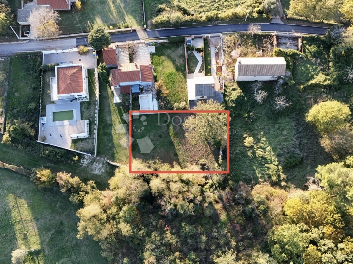 Samo kod nas! Građevinska parcela na mirnoj lokaciji