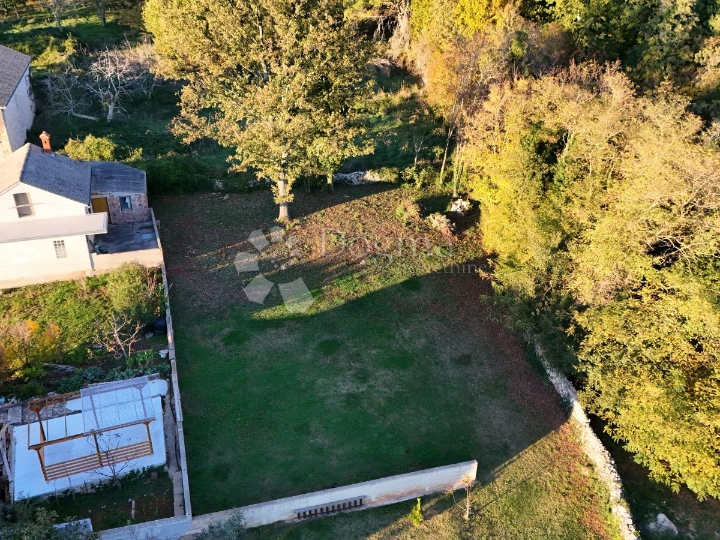 Samo kod nas! Građevinska parcela na mirnoj lokaciji