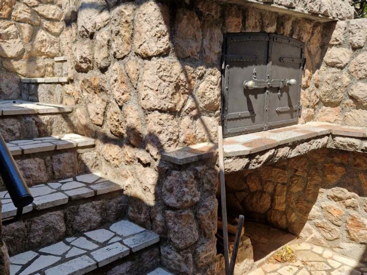 Barić Draga, prvi red do mora